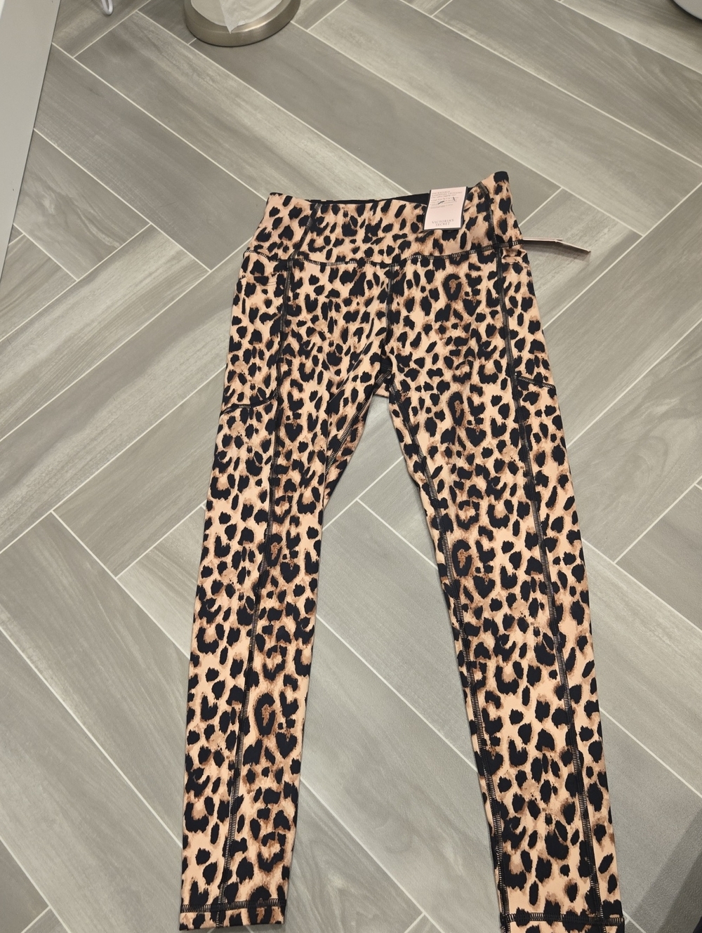 Victoria's Secret Womans Leopard Print Leggings - Brand NEW TAGS